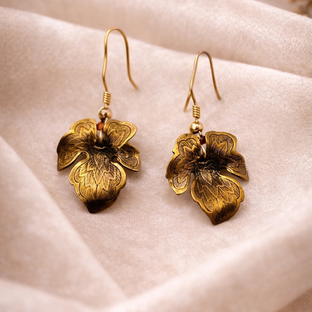 Vintage Brass Etched Maple Leaf Dangle Earrings | Gold Tone Nature Jewelry